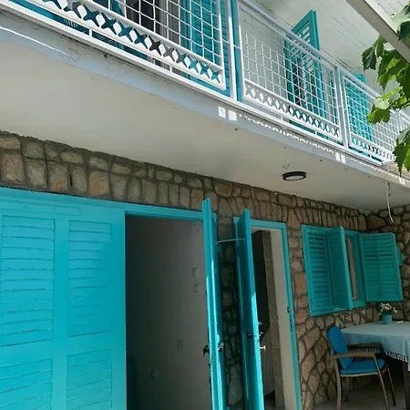 Petite House *