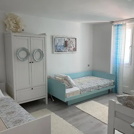 Petite House *